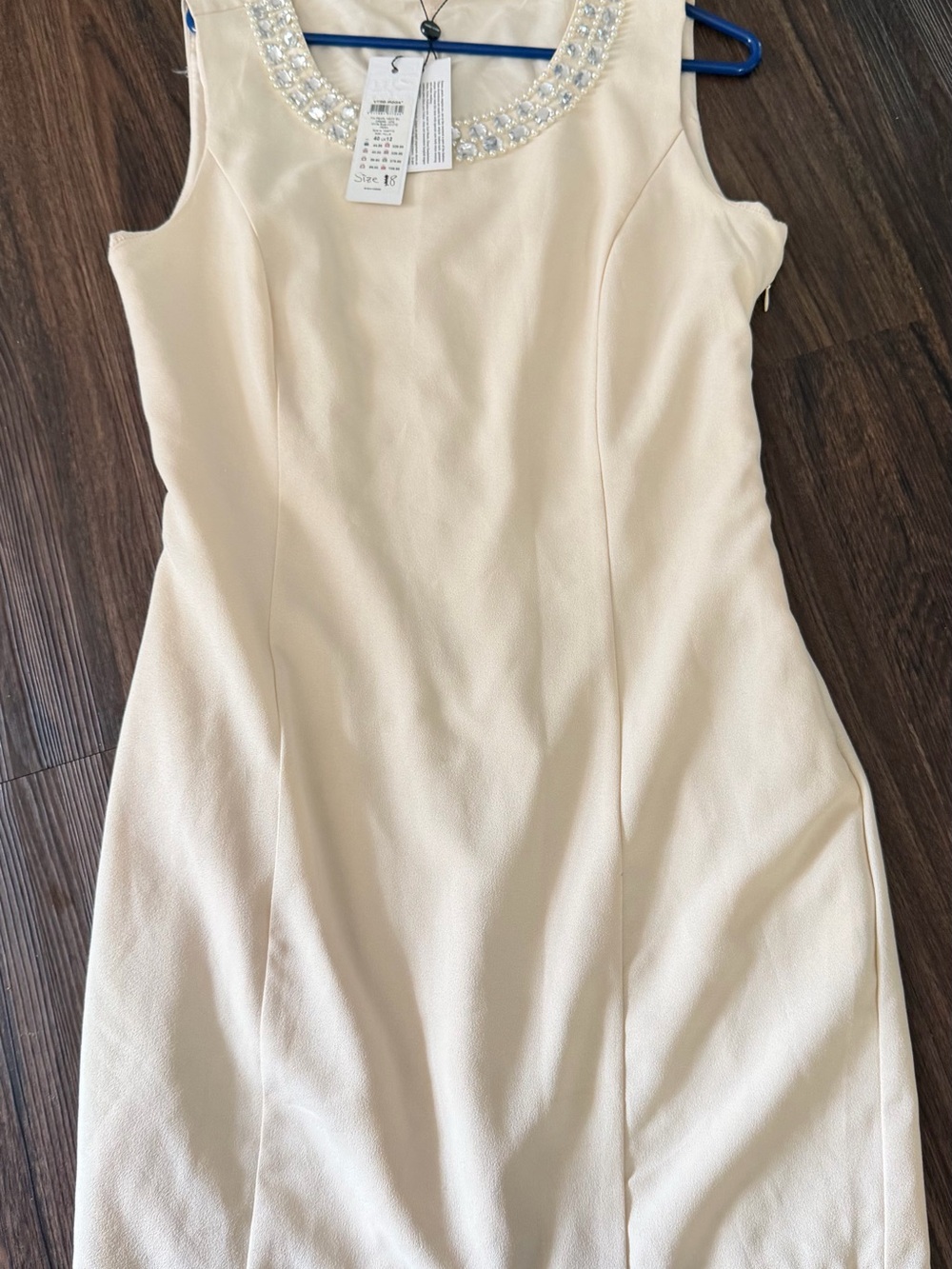 Vero Moda Cream Sleeveless Jewel-Neck Shift Dress - Picture 4 of 4